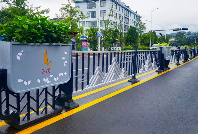 廊坊市政护栏花箱